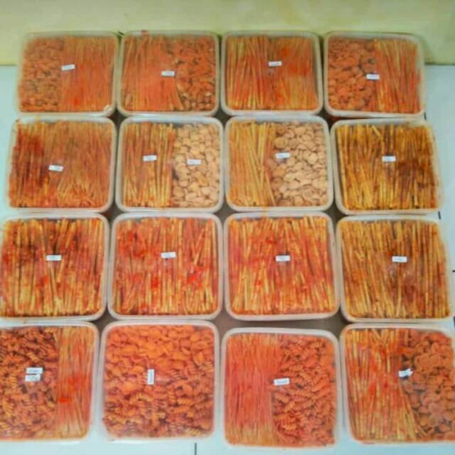 

Lidi + makatoni 600grm