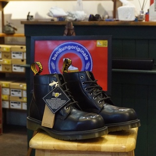 doc martens zipper platform