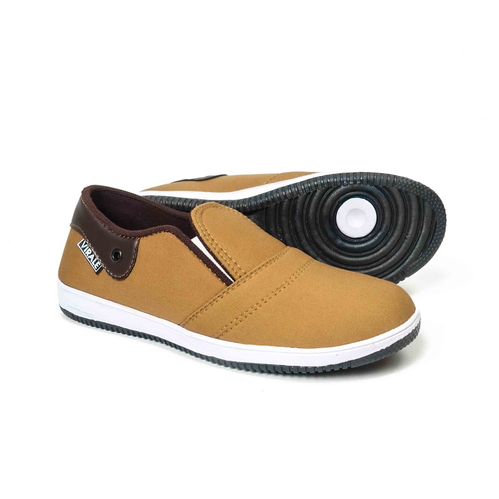 Sepatu Slip On Kasual Pria Canvas Fashion Korea CS 01 TAN Gratis Sepatu Slip On CS 01