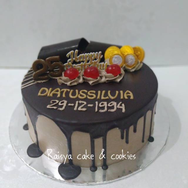 

Kue ulang tahun coklat siram