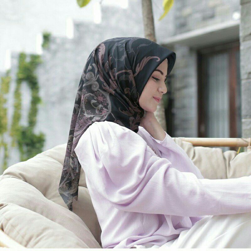 READY NEW Arsscarf Victoria (Voal Square)