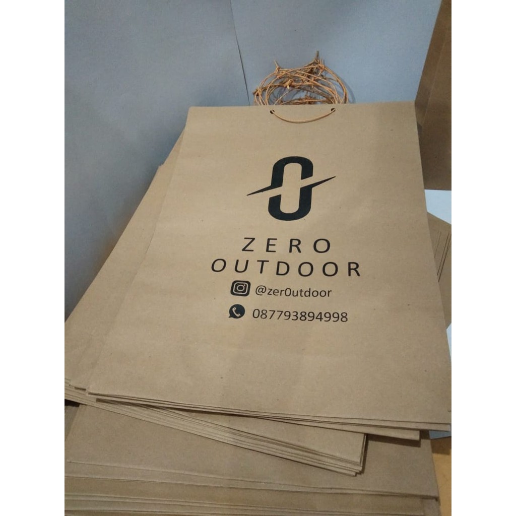 

Tas kertas paperbag ukuran 30 x 10 x 30 cm SABLON