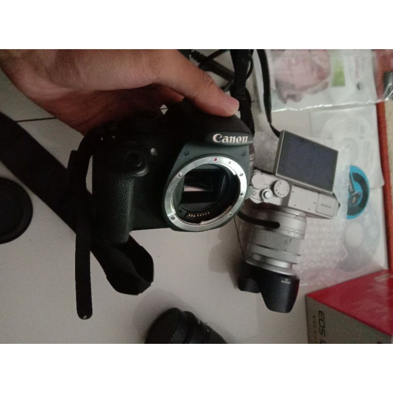 DSLR CANON 1200D