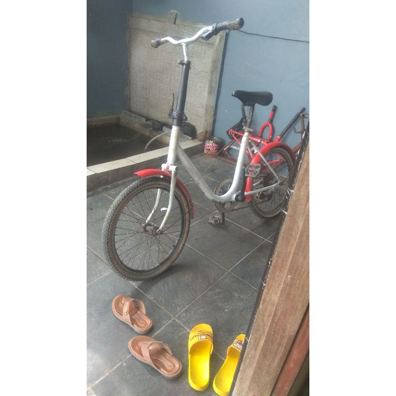 sepeda minion... uk 20