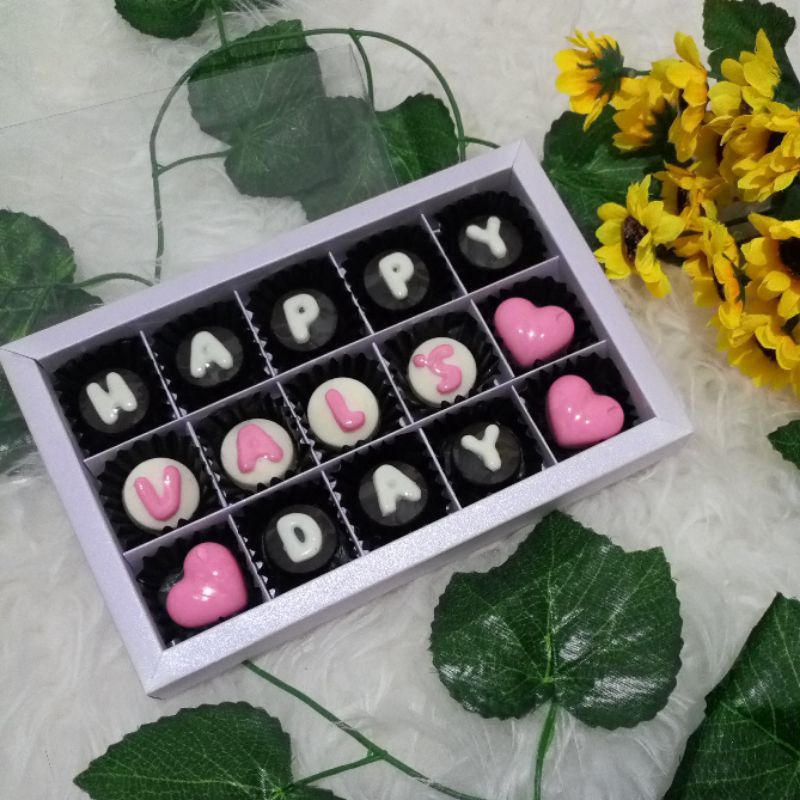 

Cokelat box sekat ukuran 5x3 | hadiah ulangtahun, wisuda, anniversary, lebaran, valentine, natal, graduation, hampers, souvenir, dll.