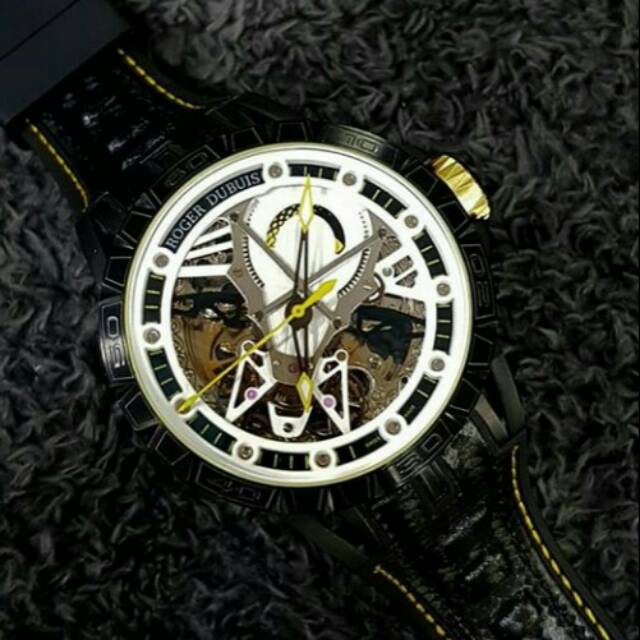 ROGER DUBUIS HORLOGER jam tangan Pria (48 mm)  Matic