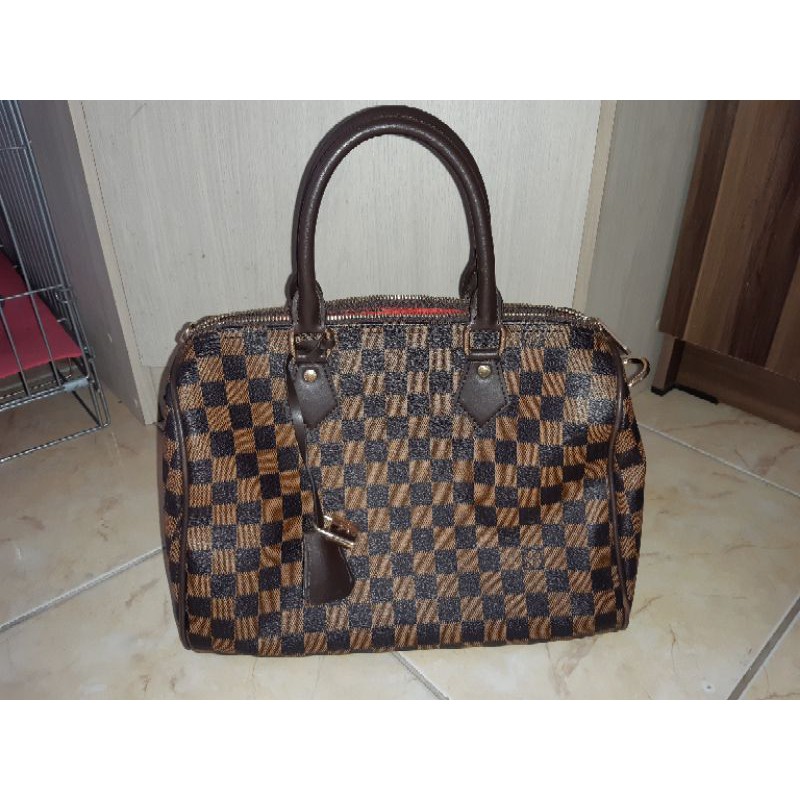 Tas wanita berbagai macam pilihan