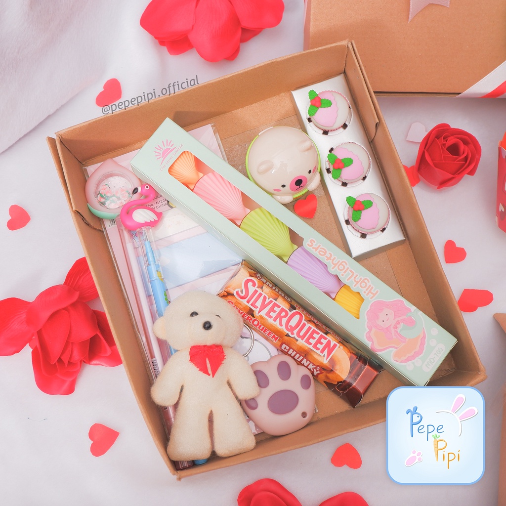 Parcel Hampers Valentine Tulis keranjang / Box Cantik Bingkisan Kado Gift Kado Valentin Set coklat silverqueen kasih sayang love boneka bear beruang