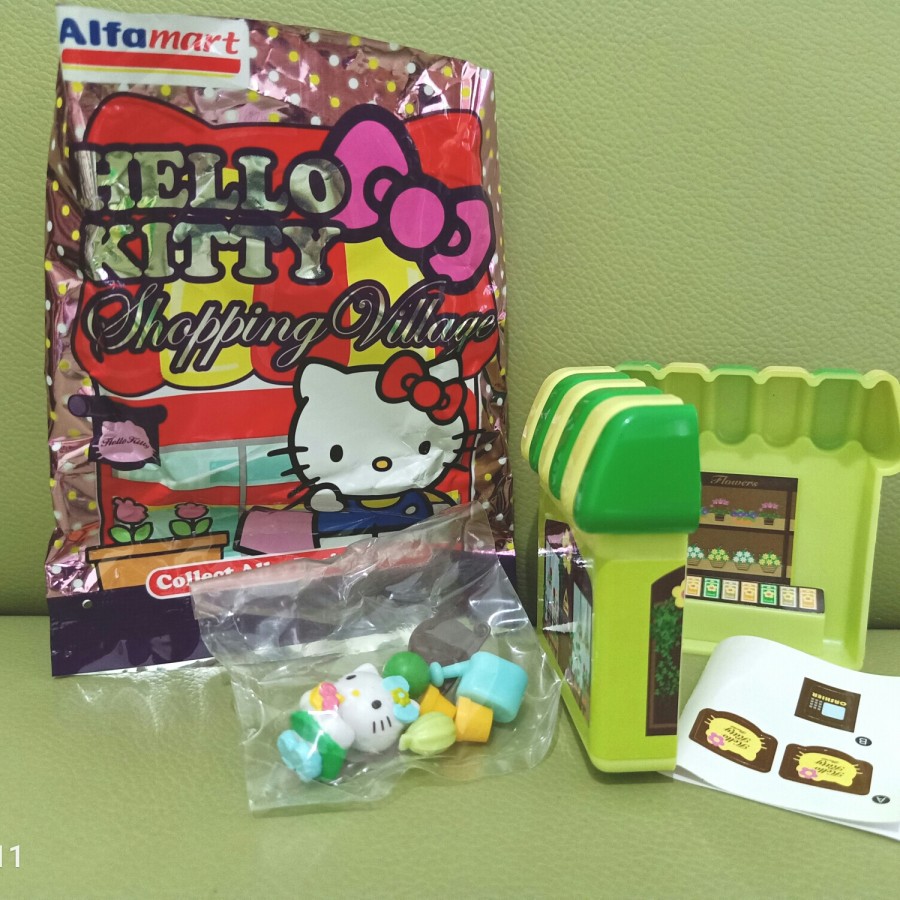 Mainan Hello Kitty Shopping Village - Florist (Alfamart)