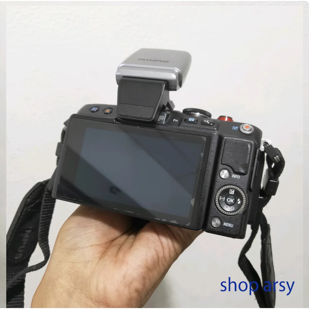 Dijual Murah Kamera Mirrorless Olympus EPL6 Lensa 14-42mm Hitam