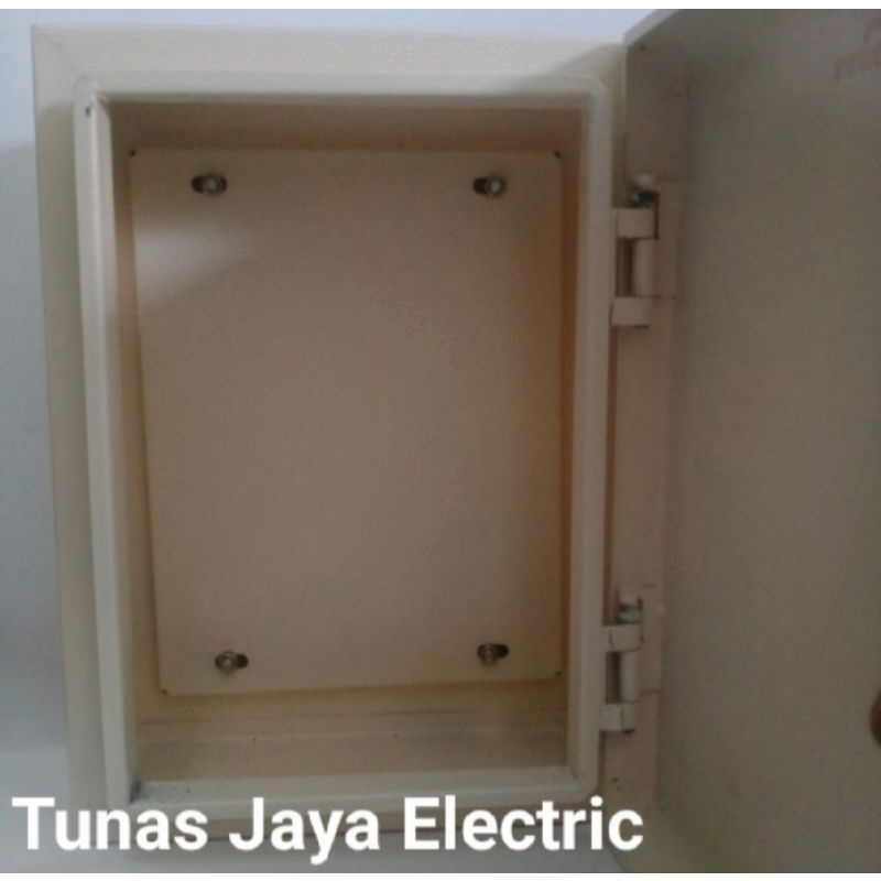 Box Panel Listrik 30x40x20 (Kunci Putar)