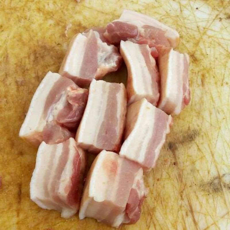 

SAMCAN 5 CM / PORK BELLY SKIN ON POTONGAN PERSEGI 5 CM (KG)