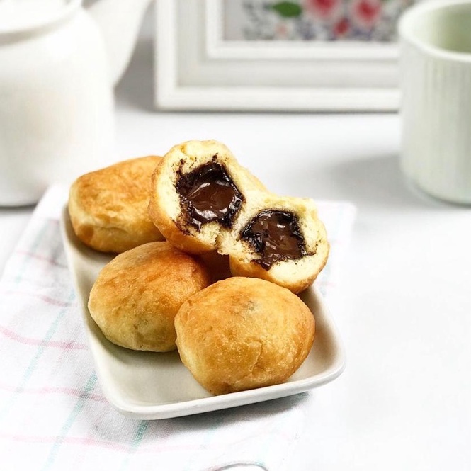 

Roti Goreng Mini Isi Coklat Lumer ( Frozen Food / Camilan Manis / Makanan )