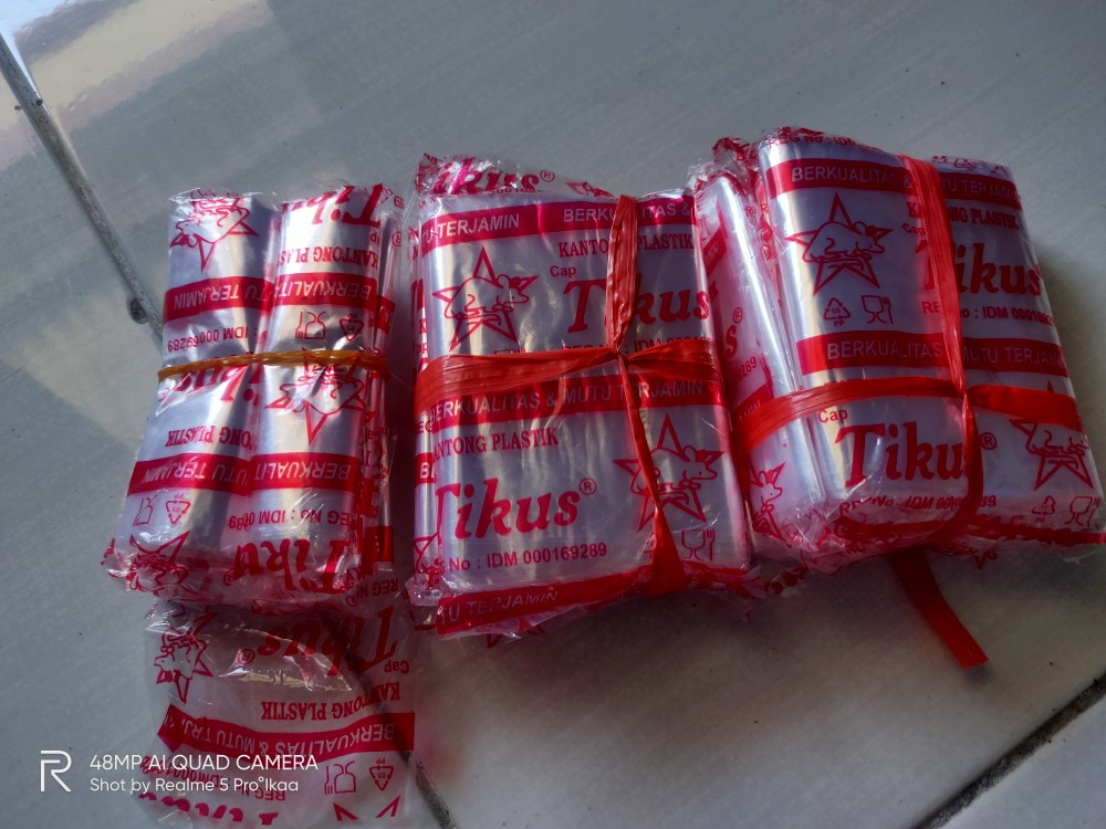 Plastik Tikus Uk. 1/4 Kg (1ikat Isi 5pcs)