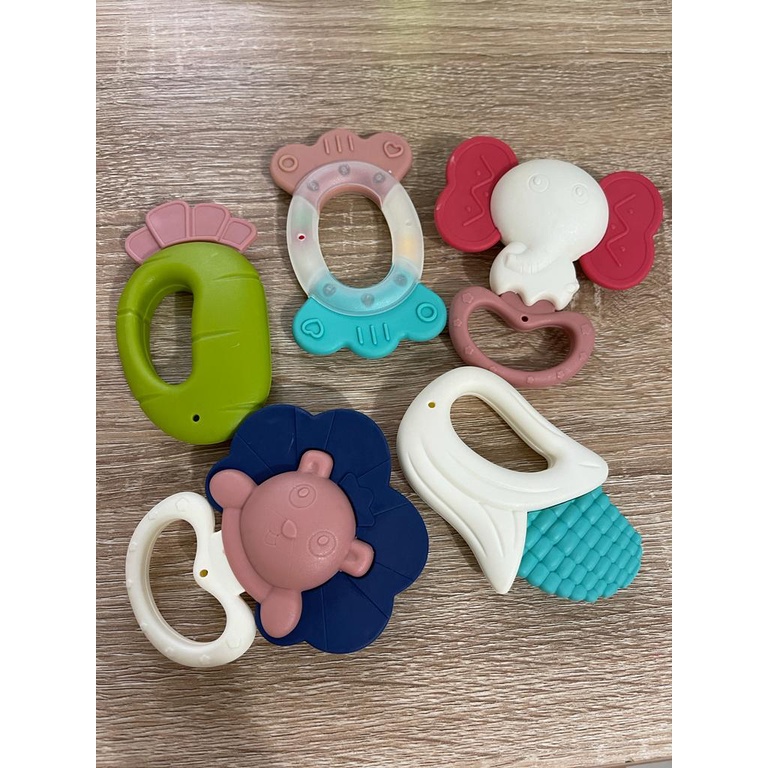 Mainan gigitan Baby Toy Teether bahan silikon dan plastik / Gigitan baby