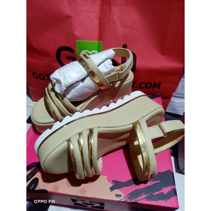 sandal Gosh PL like new