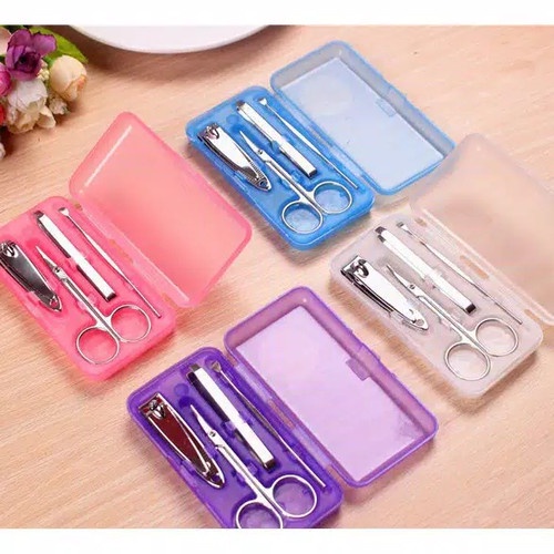 SET MANICURE PEDICURE 4IN1 / GUNTING KUKU ISI 4 PCS TERMURAH Pinset Korek kuping Gunting Kecil Gunting kuku