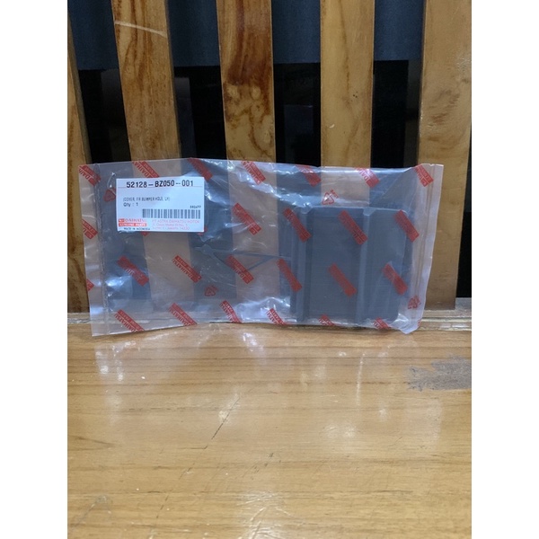 Tutup Cover Towing Derek bemper depan granmax 52128-BZ050-001