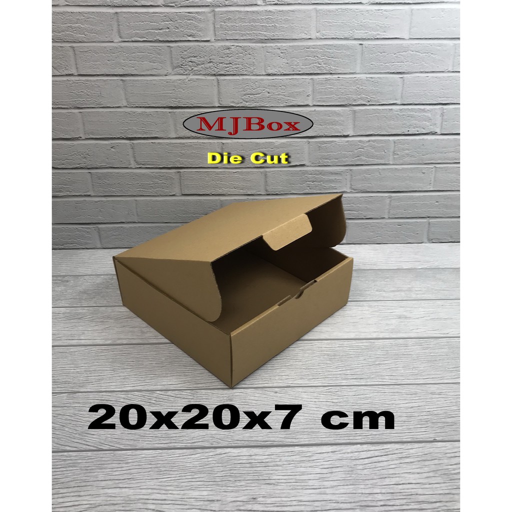 

Kardus 20 x 20 x 7 cm........ Die Cut ( pembelian di atas 10 pcs harga lebih Murah )