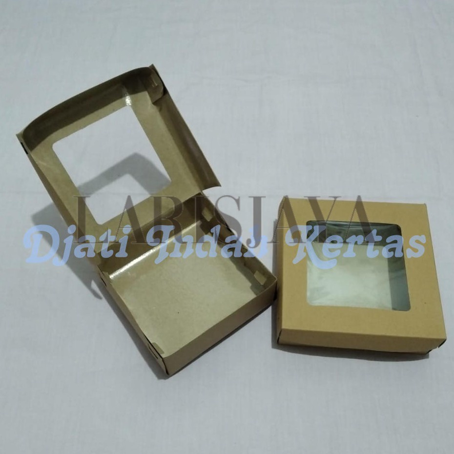 

Dus Donat ( KACA ) Besar Uk. 27x18.5x5.5 Kardus Donat Coklat isi 100pcs