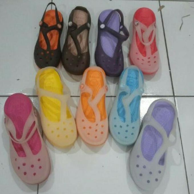 jual sandal crocs original