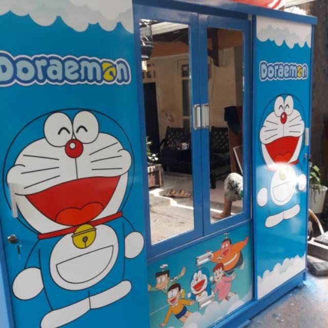 Lemari doraemon
