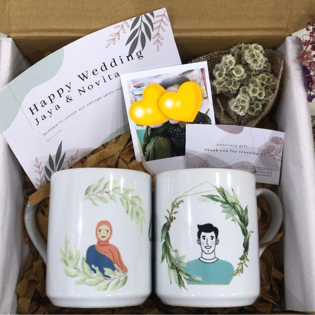 

Gift Hampers Paket D - Kado Wedding / Kado Ultah / Kado Anniversary