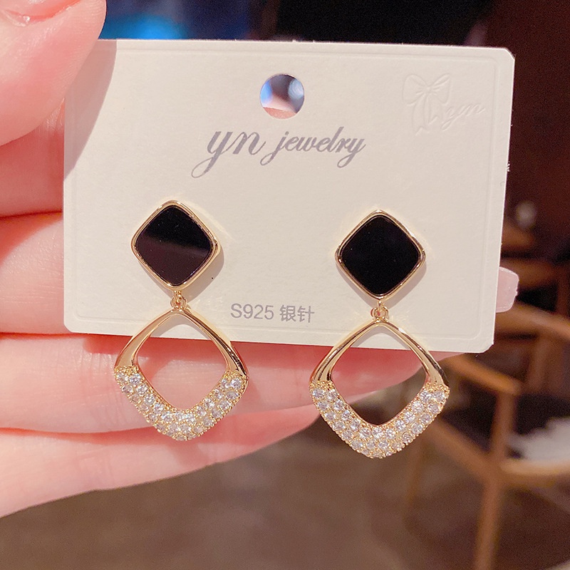 Anting Kait Gantung Temperament Desain Bunga Hias Opal + Kristal Gaya Trendy / Korea / Simple / Retro Untuk Wanita