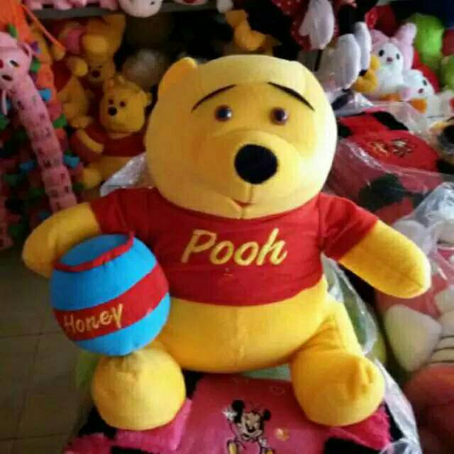 Boneka the pooh size:.XL.