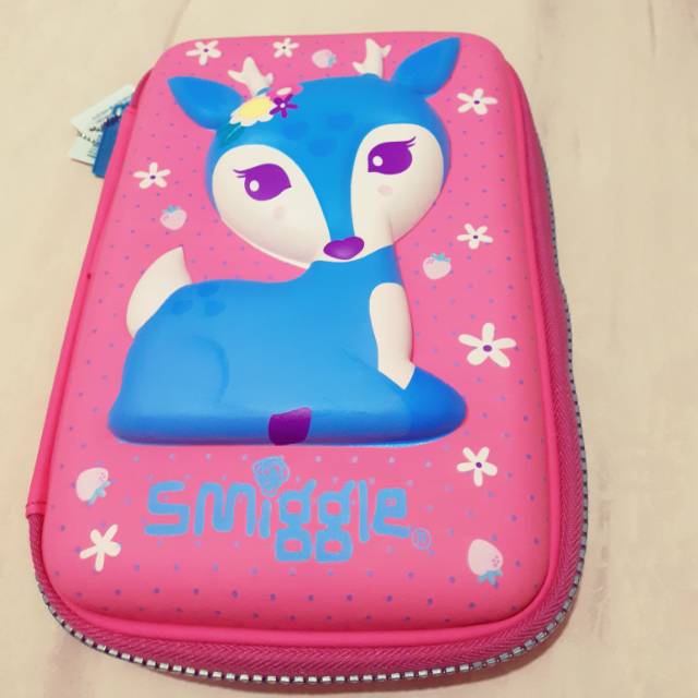 

Kotak pensil smiggle