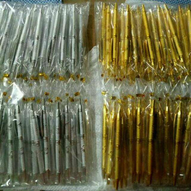 

Souvenir Pulpen Gold dan Silver