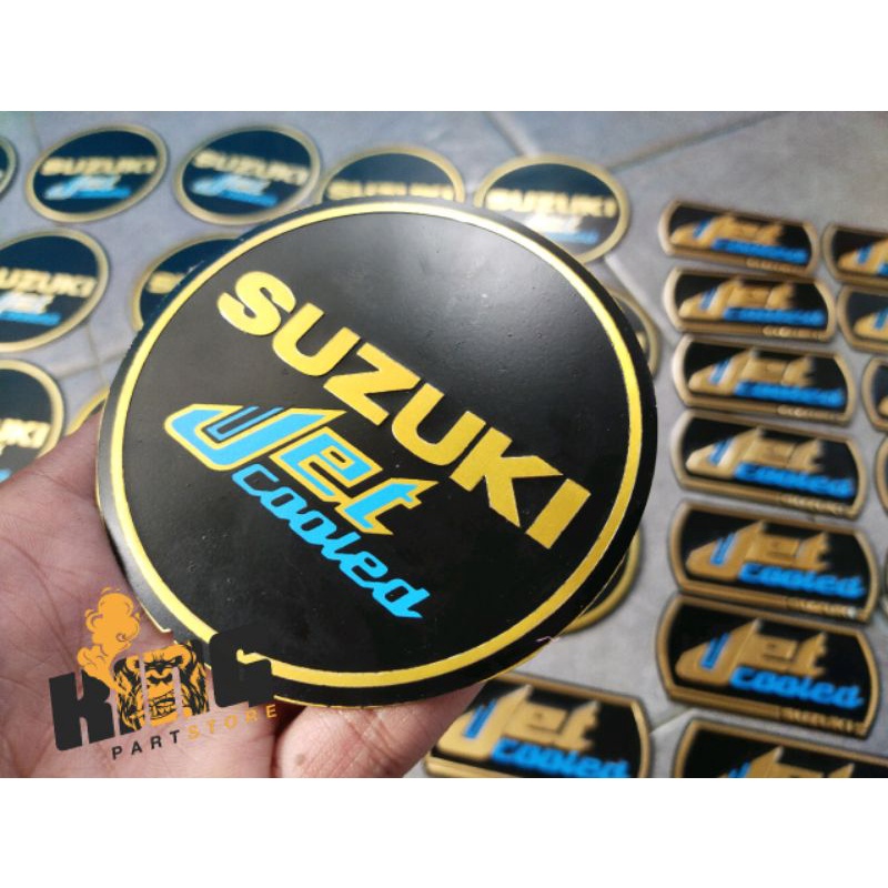 EMBLEM KANAN BAK KOPLING SUZUKI JETCOOLED - EMBLIM STIKER BLOK KUPLING JET COOLED RC80 RC100 RC110 C