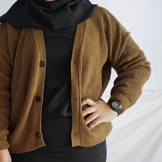 Wolly Crop  Cardigan Rajut Crop  By stripetee mrln 