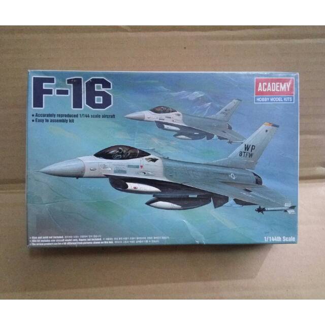 Model Kit F16 Academy 1/144