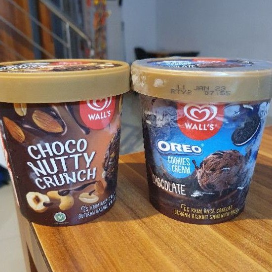 

Wall's Ice Cream es krim CHOCO NUTTY CRUNCH / CHOCO OREO/ VANILA OREO 410gr ( GRAB / GOJEK ONLY )