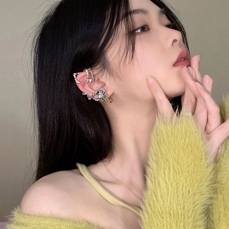 Anting Tusuk Gantung Bahan Metal Desain Hati Hias Zircon Gaya Retropunktrendy Untuk Wanita