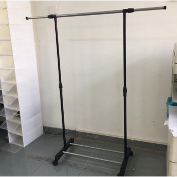 STAND HANGER BAJU 4 RODA