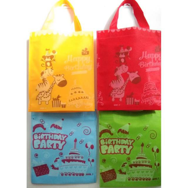 

Tas Spunbond Ultah handle uk 25x30x5 Goodie Bag Tas Kain Motif SVN262