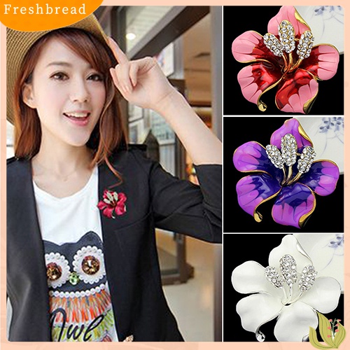 [ TERLARIS]Bridal Wedding Jewelry Rhinestone Lily Flower Scarf Brooch Pin Lady Party Gift