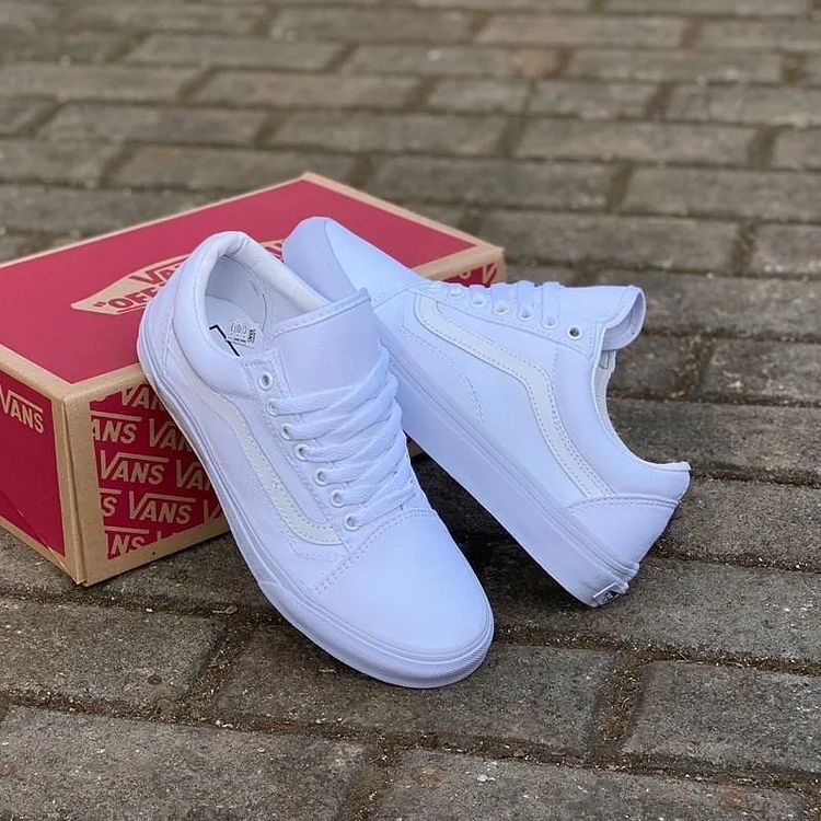 VANS OLD SKOOL FULL WHITE BNIB MADE IN CHINA SIZE 36-43