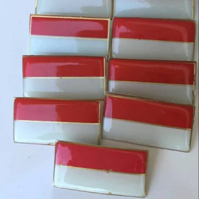 Pin bendera merah putih