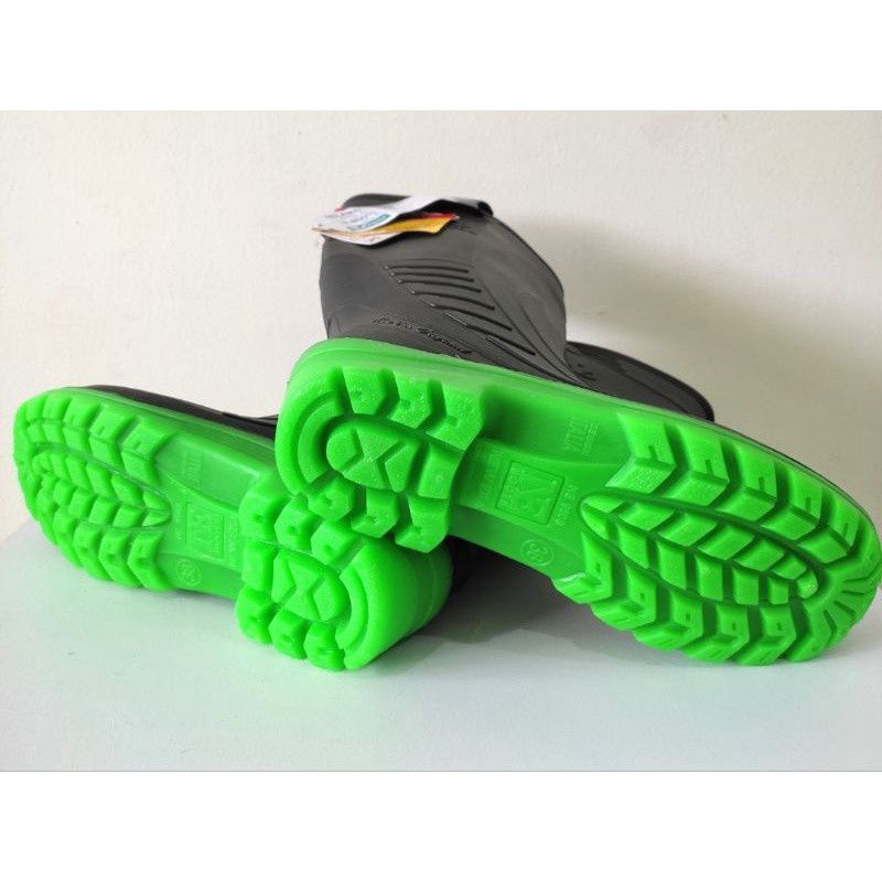 sepatu boots tinggi new era gren
