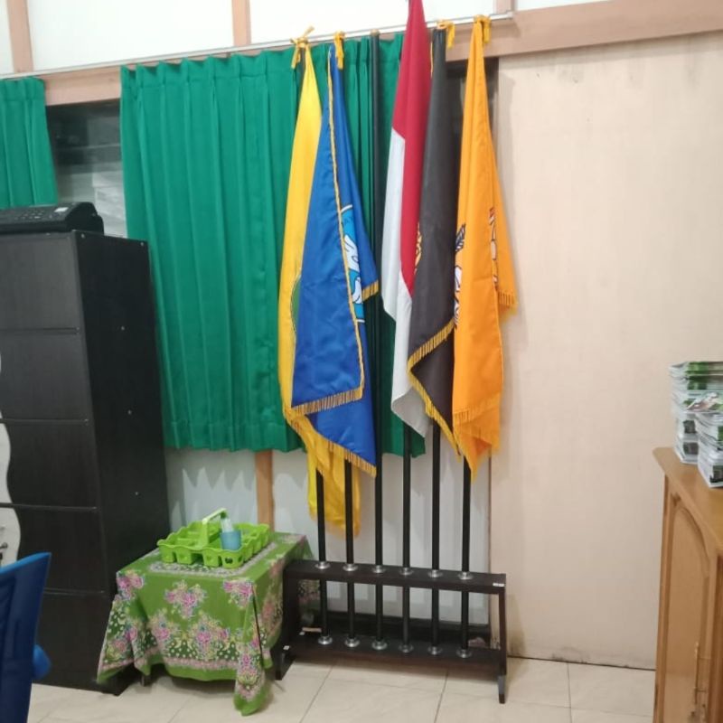 

Tatakan bendera isi 6 lubang tiang