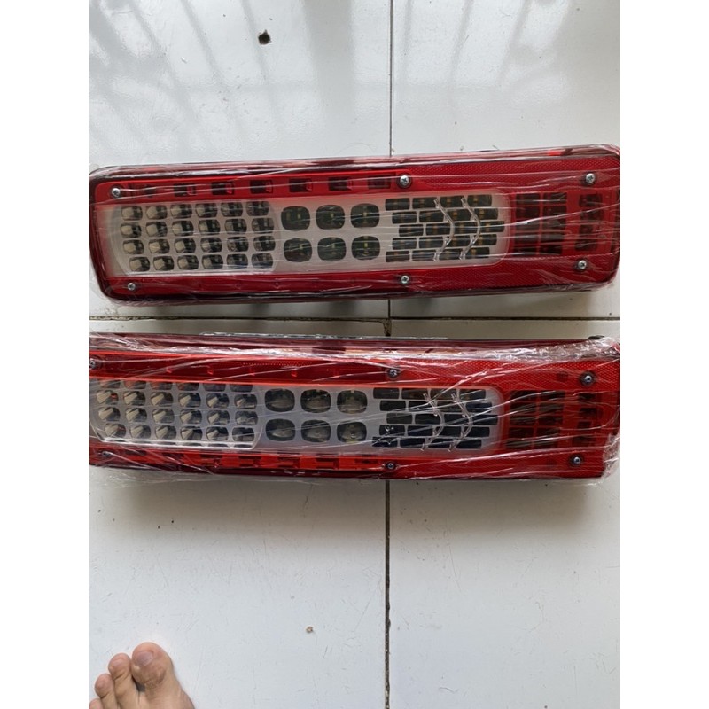 Stop Lamp Lampu Belakang Truk 24 Volt Model Volvo