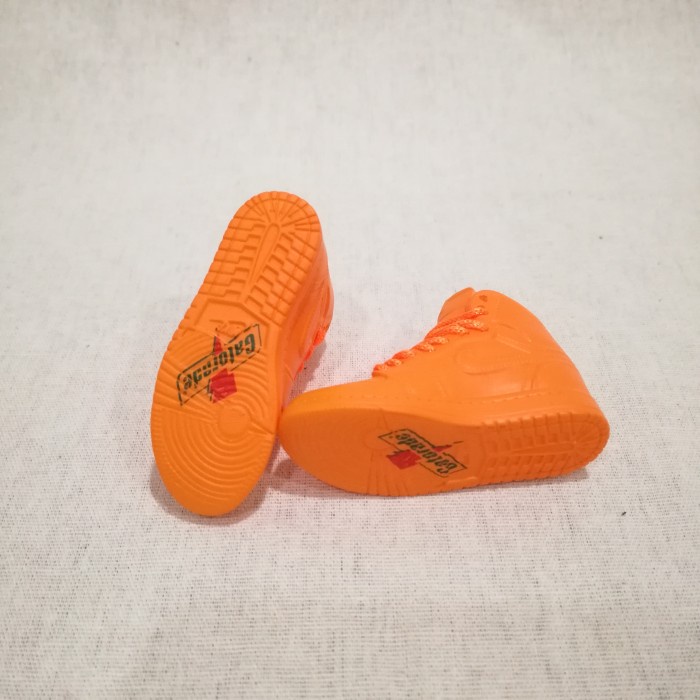 AIR JORDAN 1 AJ1 GATORADE ORANGE PEEL 3D SNEAKERS KEYCHAIN MINIATUR