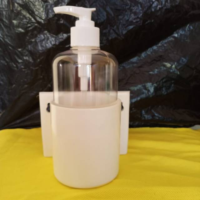 

Bracket Botol 500ml Braket Hand Sanitizer Serbaguna Kotak Keranjang Spidol ATK Papantulis Whiteboard