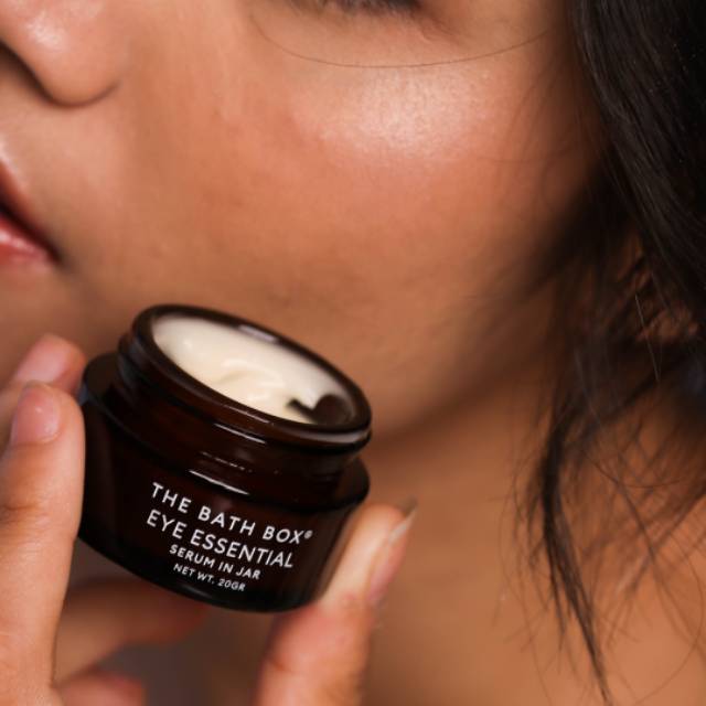 the bath box eye essential serum