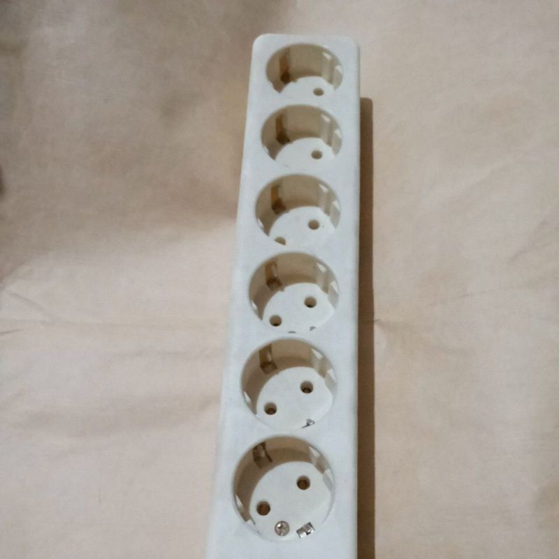 terminal isi 6 stop kontak 6lobang