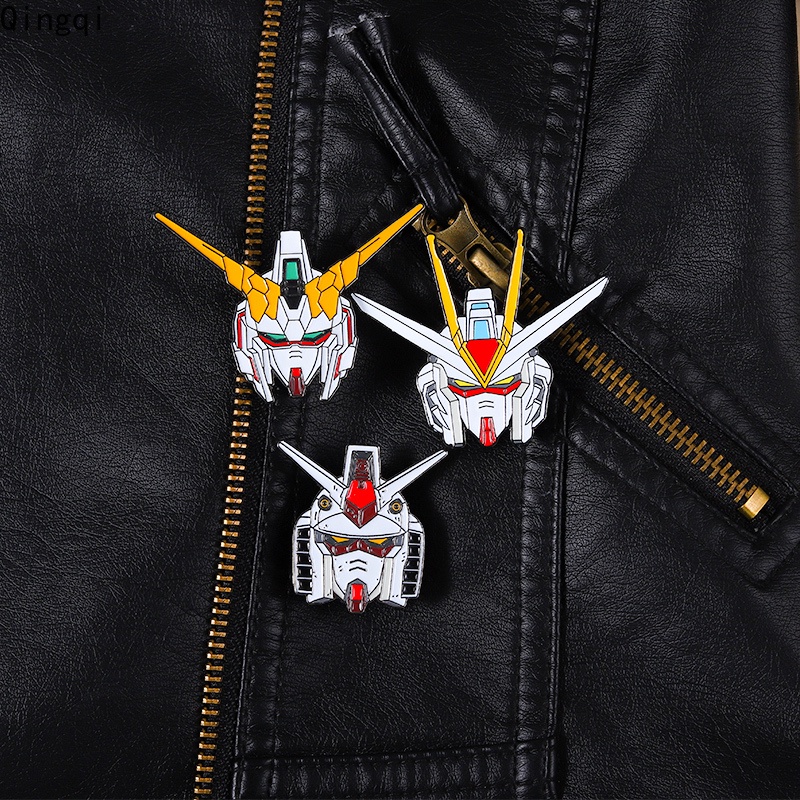 Bros Pin Enamel Desain Gundam Kadokawa Comics Tobia Arronax Bernadette Briett