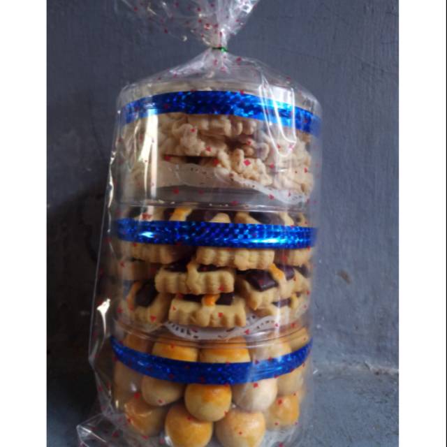 

Kue kering sepaket toples 3/4